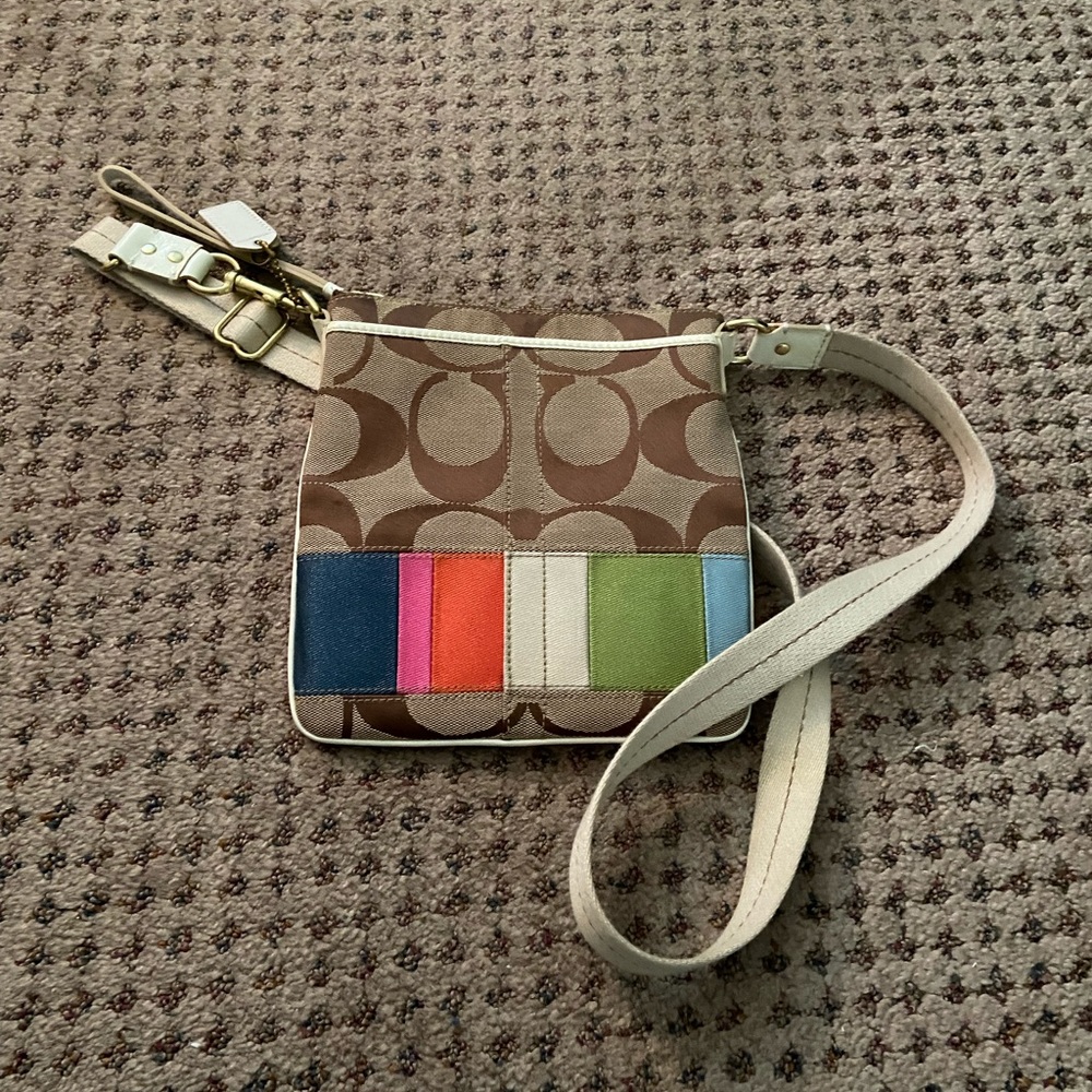 BEAUTIFUL****** Authentic COACH crossbody!